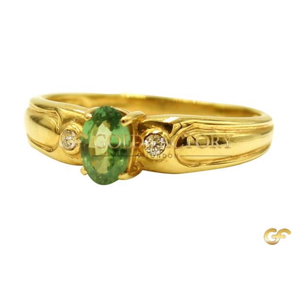  Oval-Cut Green Gemstone Ring