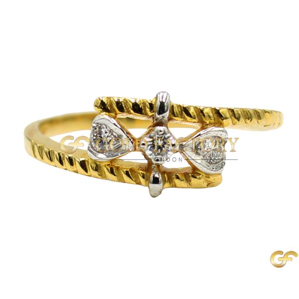  Bow Motif Cz Ring
