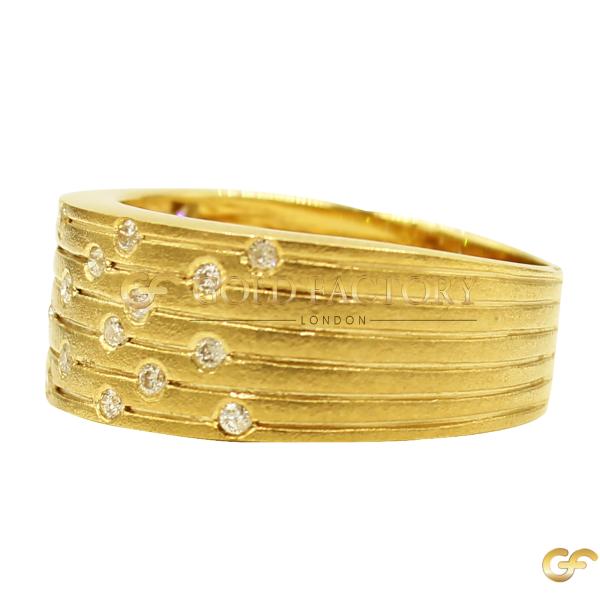 Cz Lined Gold Ring